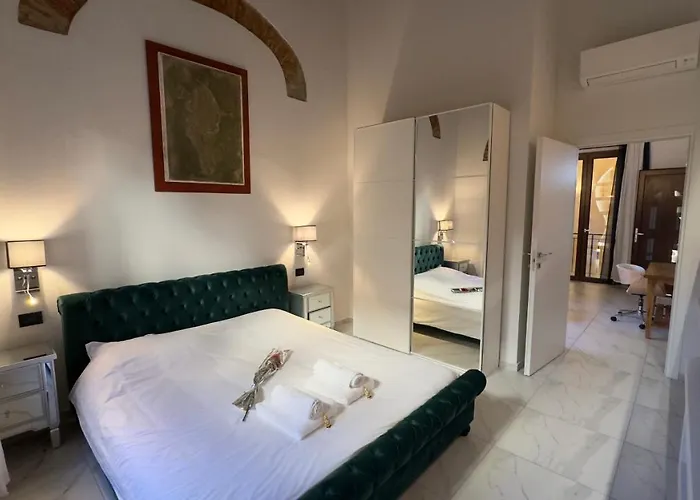 Stylish & Cozy In The Heart Of Florencja